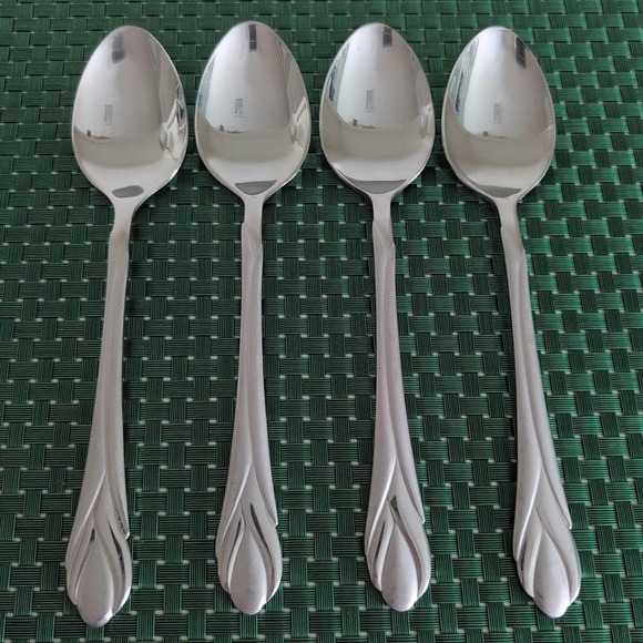 Hampton Silversmiths Other - Hampton Silversmiths LILY FROSTED Soup Spoons Oval Lot Set of 4 Stainless Satin